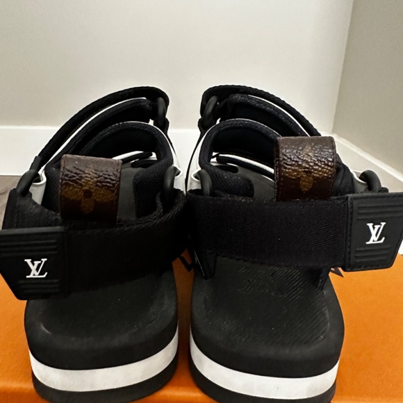 Louis Vuitton sandals - Picture 2 of 5